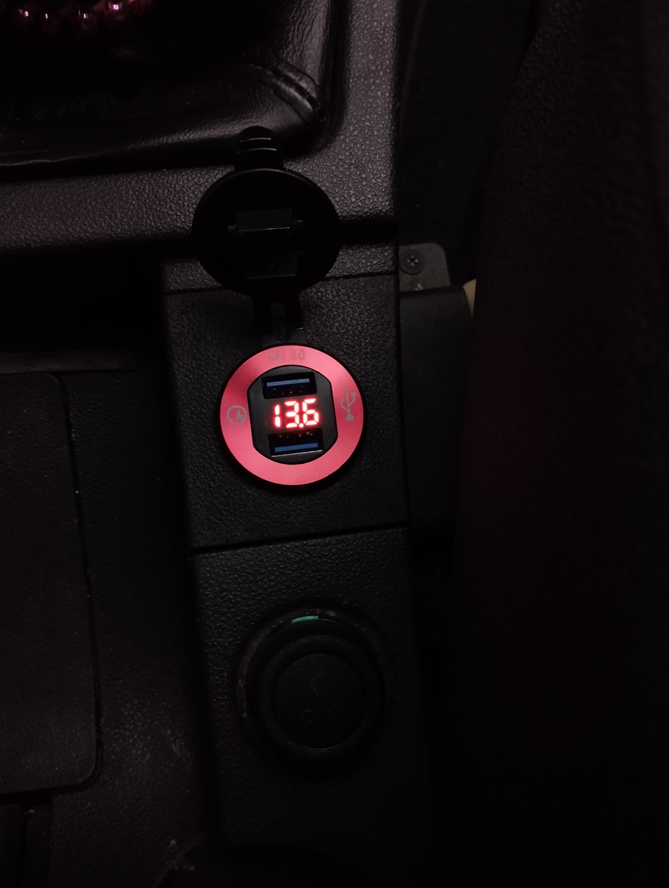 USB розетка в пріору 5