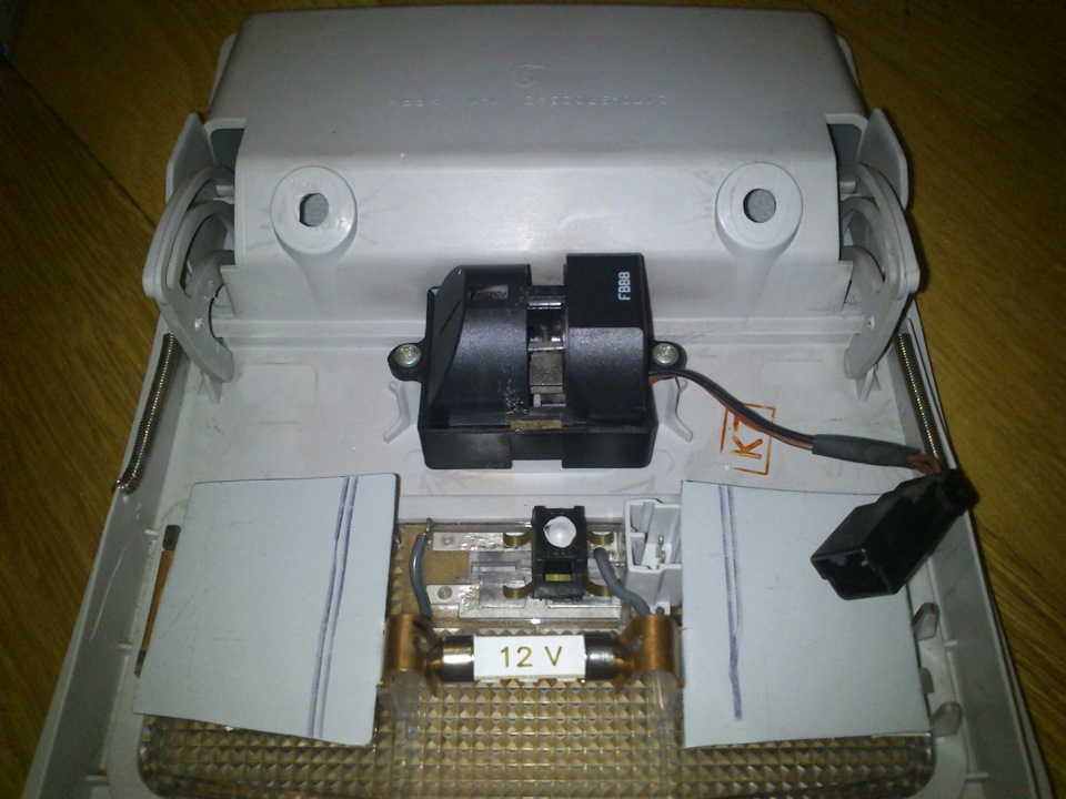 Доробка ніші для окулярів. 3