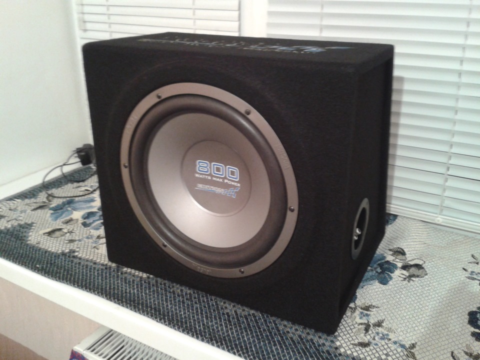 Сабвуфер - Magnat Edition BS30... Усилок - BLAUPUNKT GTA 250 1