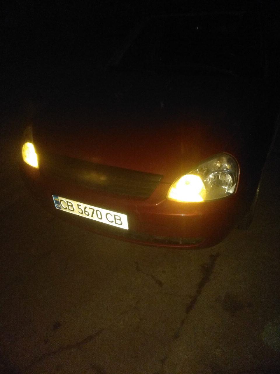 Потіють фари та помаранчеві габарити 1