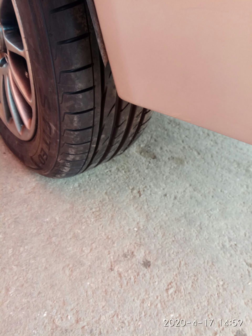 Нова гума Laufen 195/60 R15 2