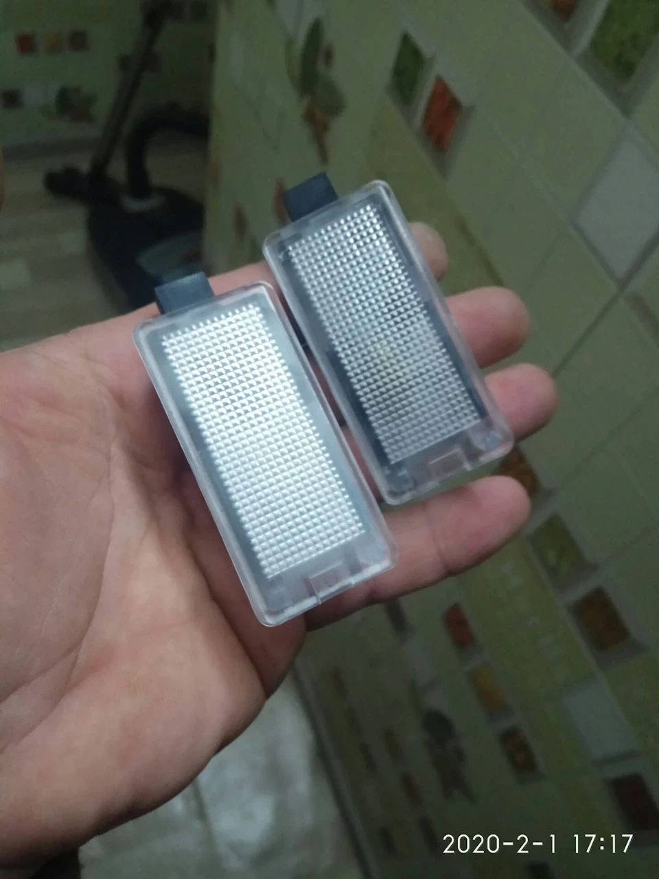 Підсвітка зони виходу, з Пріора люкс