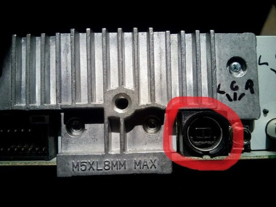 AUX для магнітоли Alpine IDA-X301 (своїми руками)