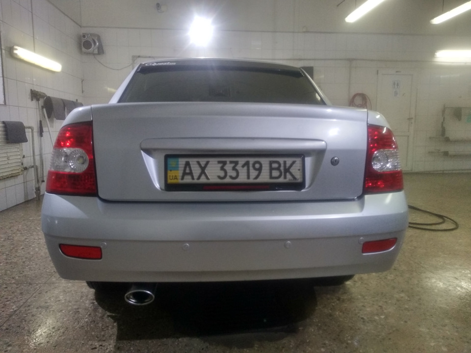 Багажник без шильдиків. 2