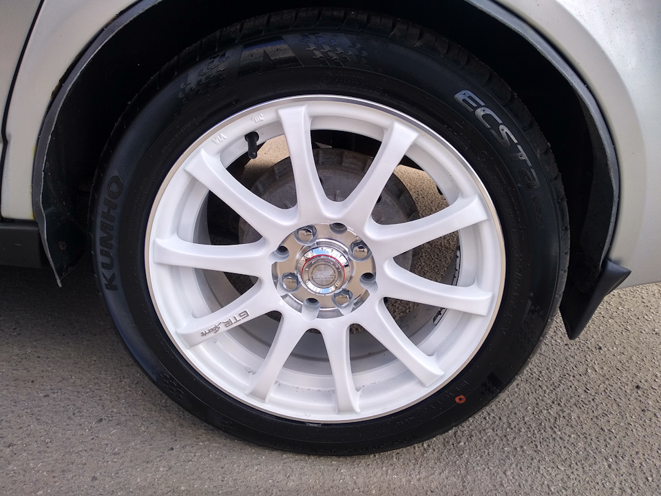 Чорник гуми від Goodyear. 3