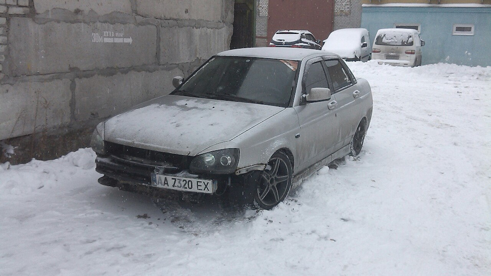 Остаточно доламався бампер 4