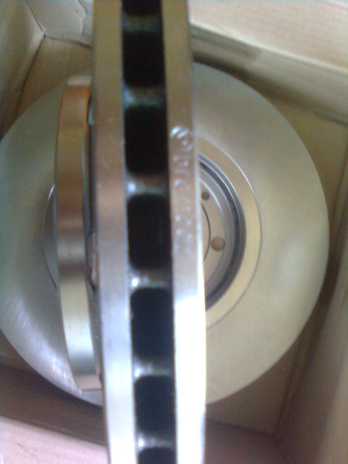 Продам гальмівні диски Brembo 4