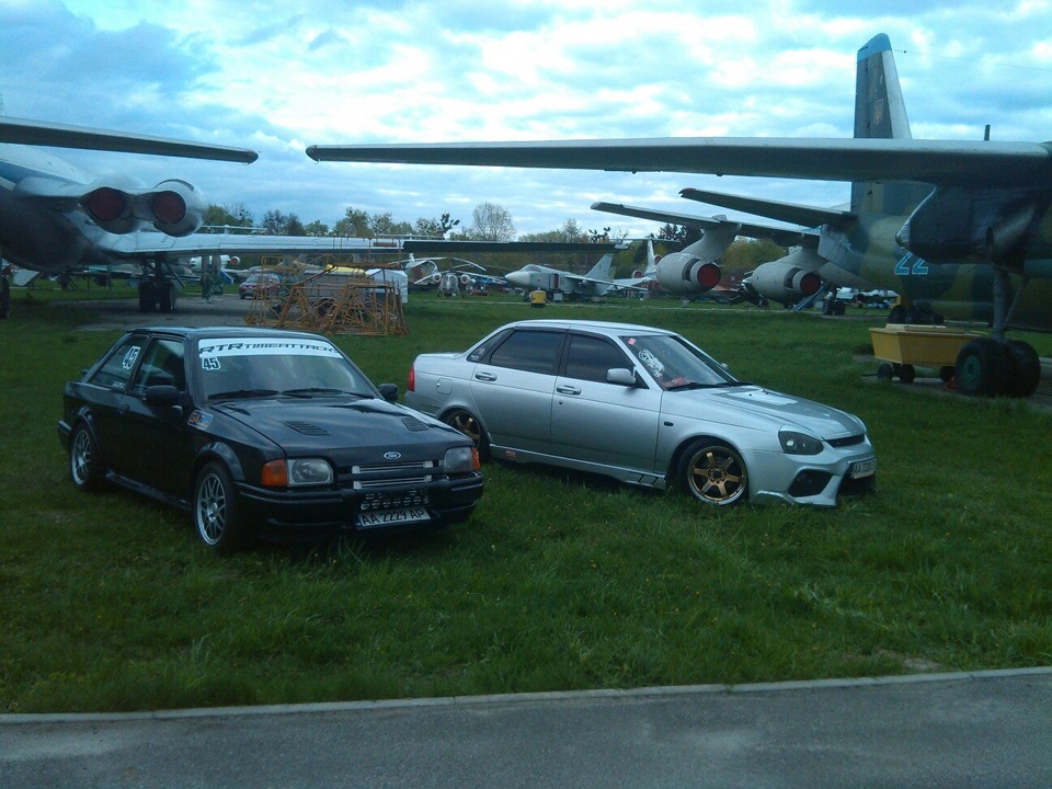 Заїхали на Old Car Land 2016 5