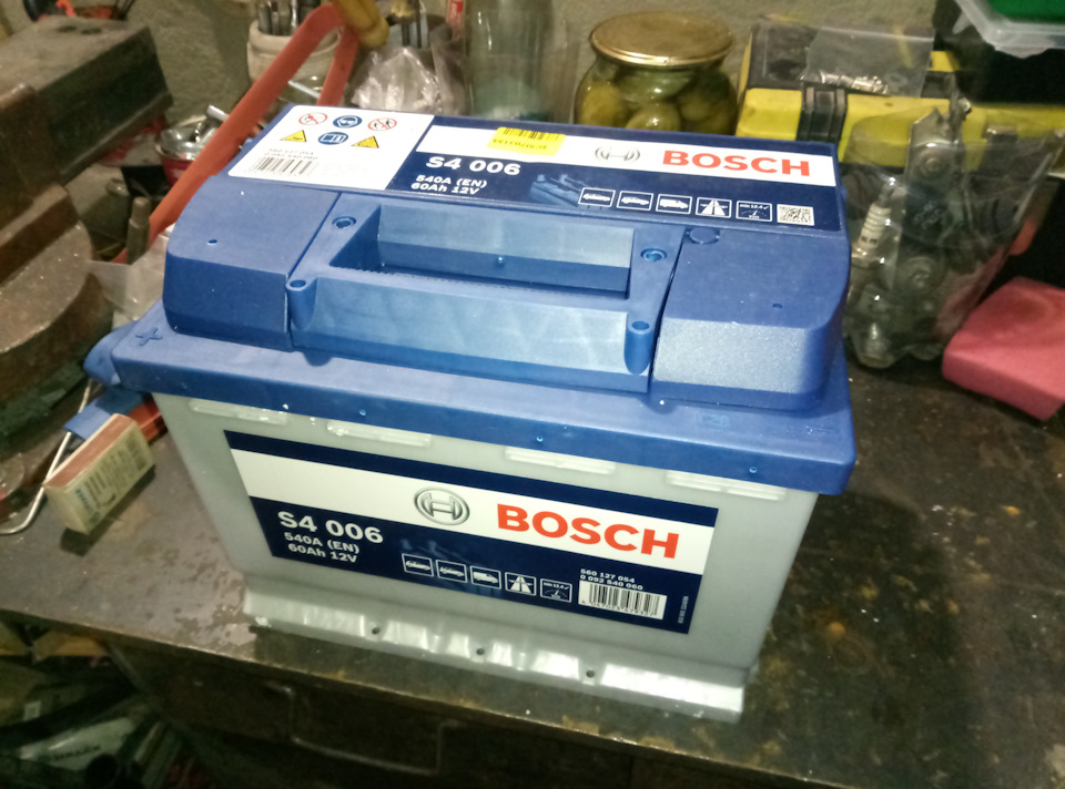 Новий АКБ Bosch S4 006 60 А*год 1