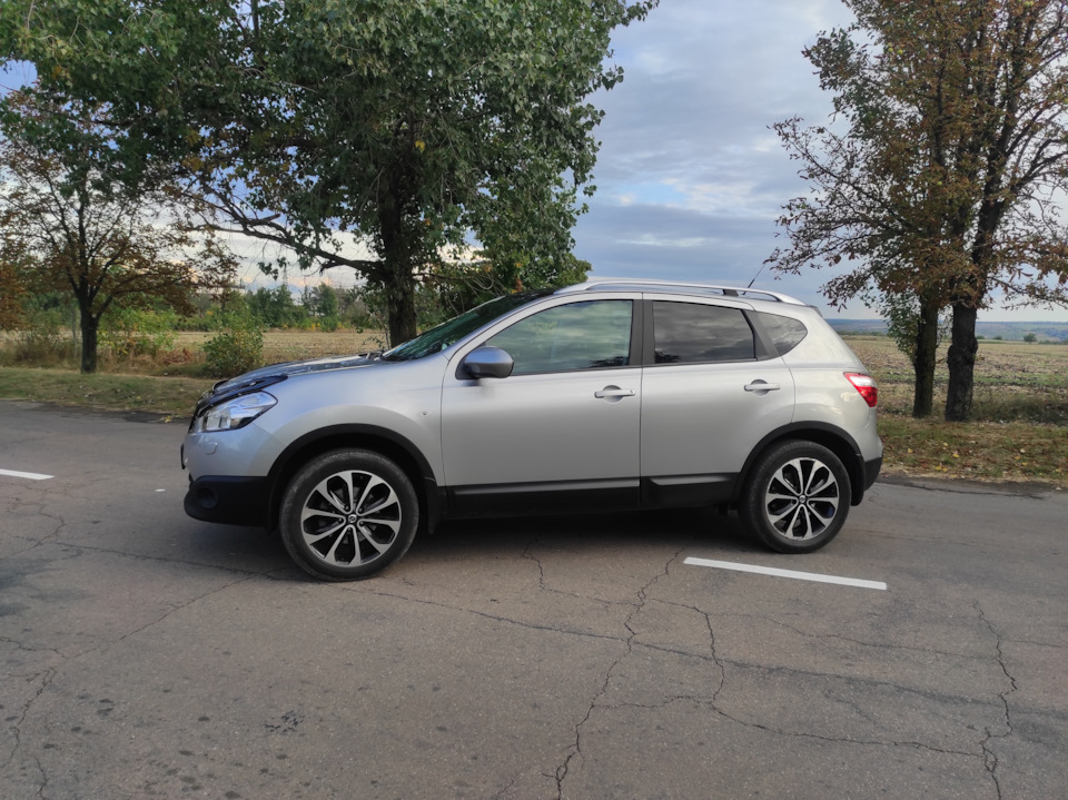 Новий автомобіль у сім'ї - Nissan Qashqai 2