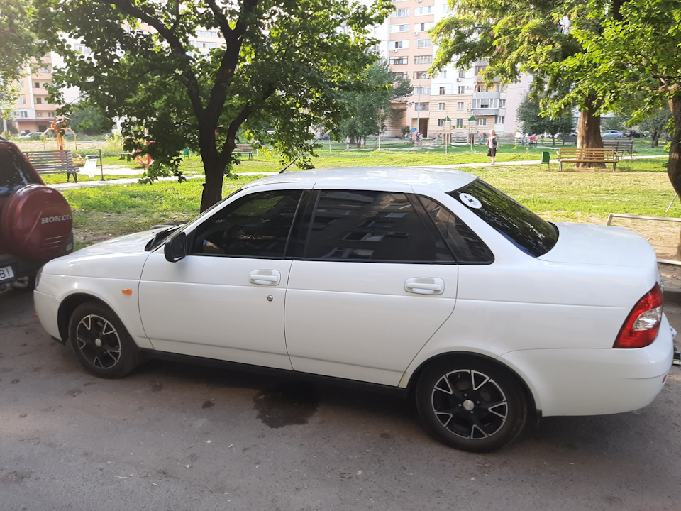 Стійки в чорний глянець і тонування передніх дверей 2