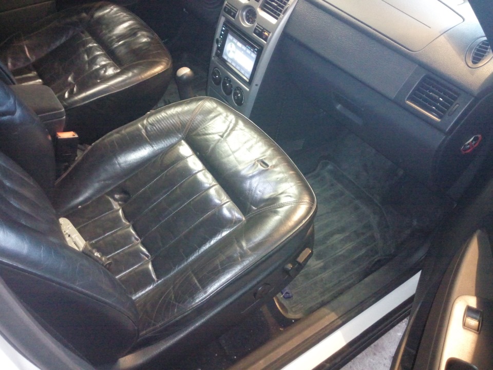 Шкіряний салон Audi A8 Recaro 3