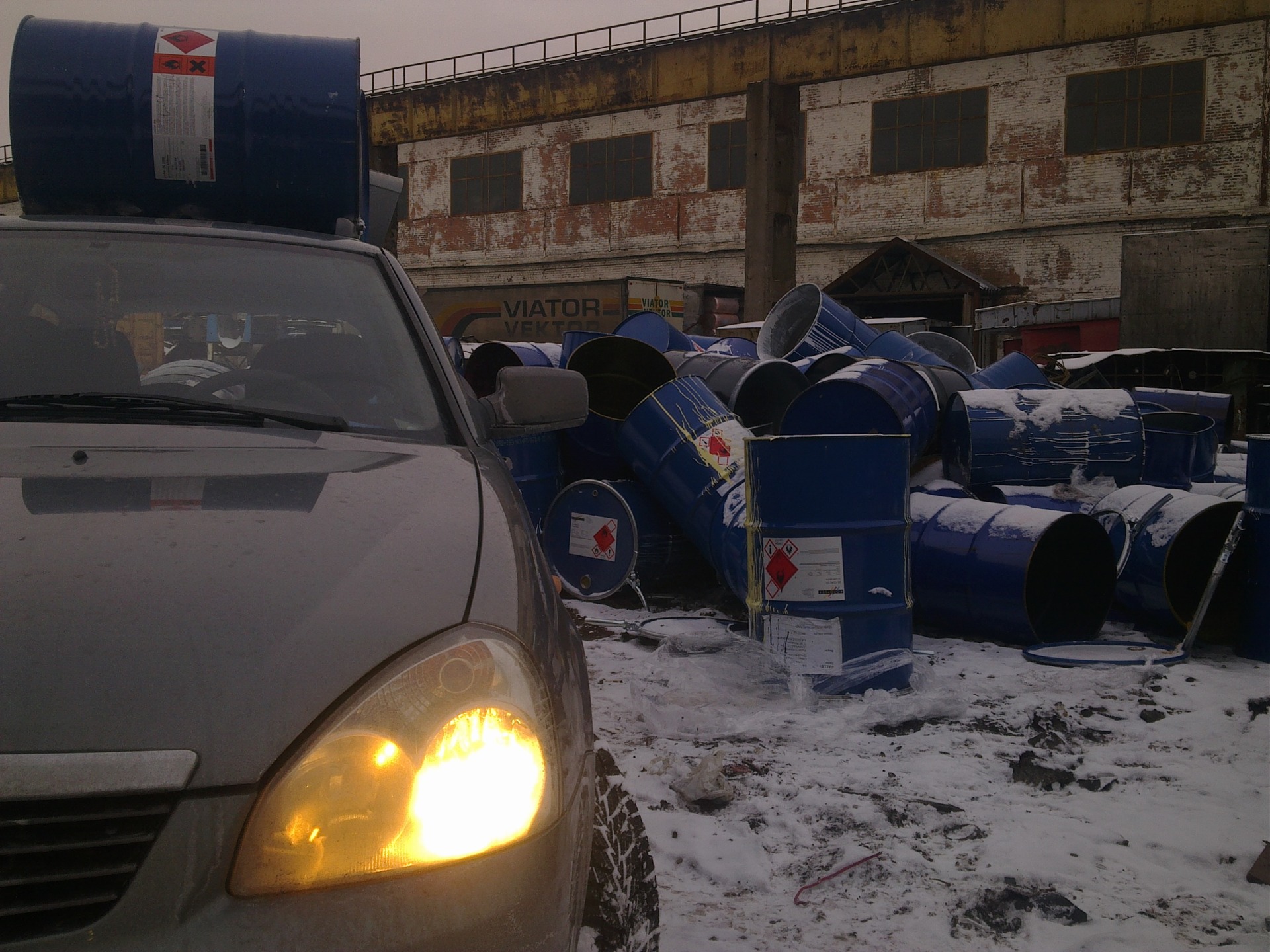 Як я утилізую баночки Red Bull))) 4