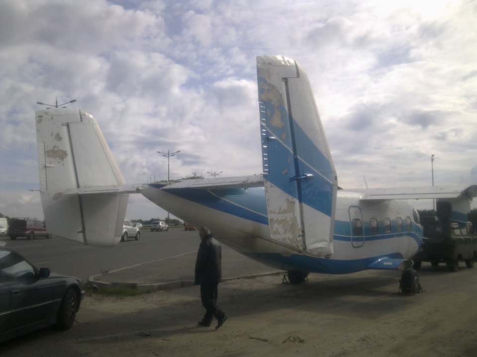 У Києві літак сів просто на автомобільну дорогу! 4