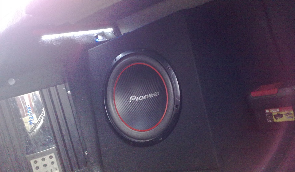 Підсилювач Magnat Scorpion 800 і сабвуфер Pioneer TS-W304R 1