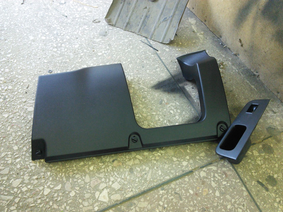 фарбування пластику салону в чорний PlastiDip 3