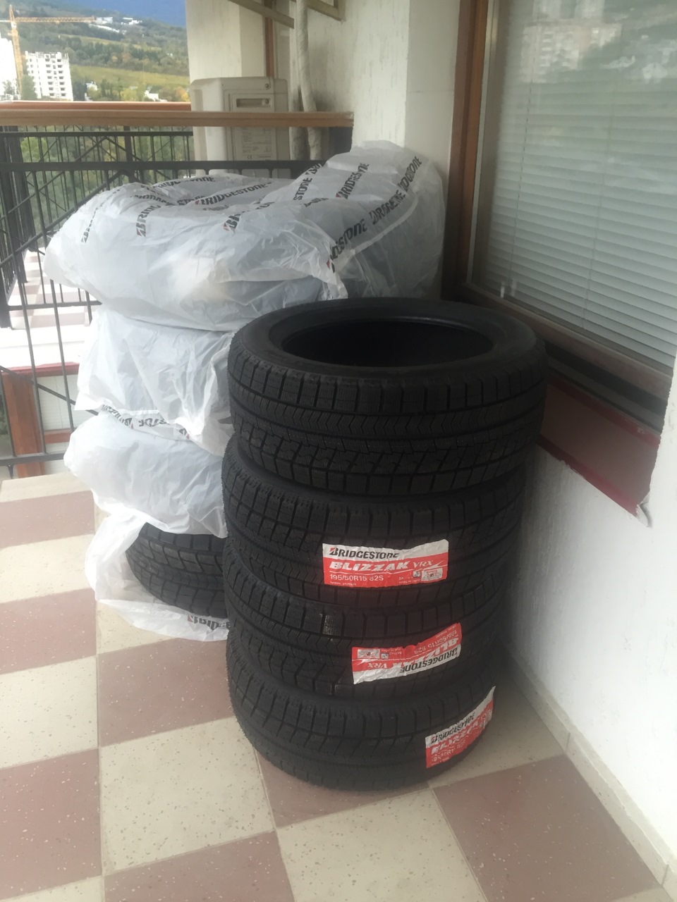 Bridgestone Blizzak VRX 195 50 R15 2