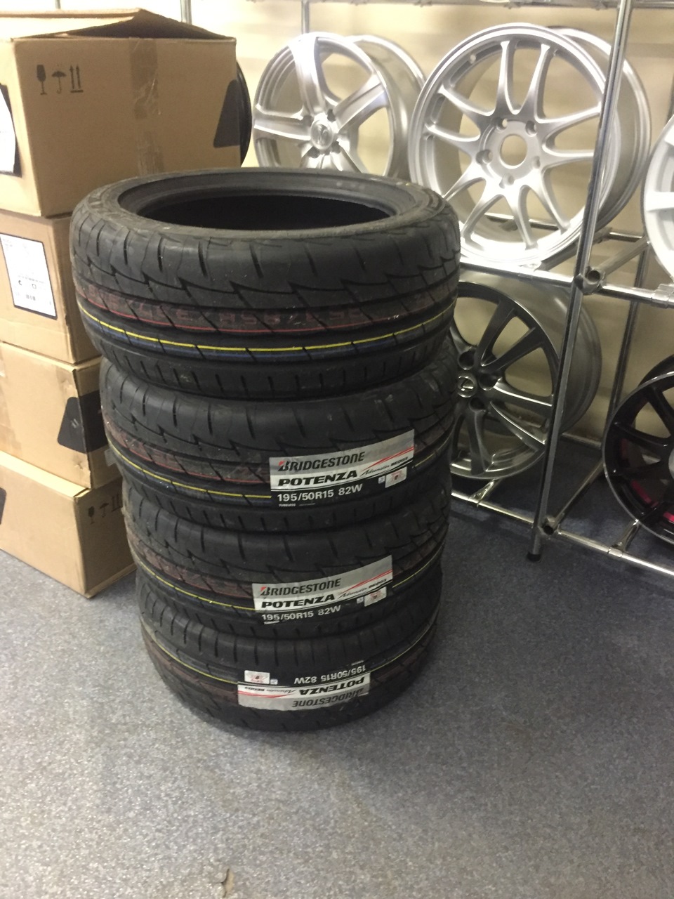Bridgestone Potenza Adrenalin RE003 195 50 R15 2