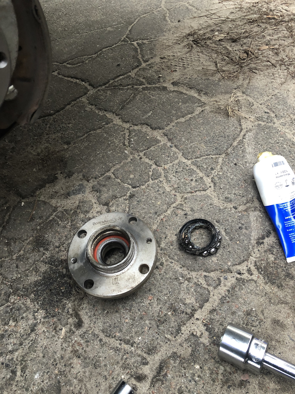 Goodyear UltraGrip Performance+ 195/50 R15 5