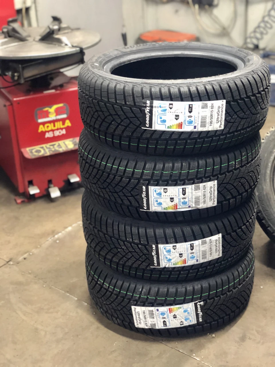 Goodyear UltraGrip Performance+ 195/50 R15