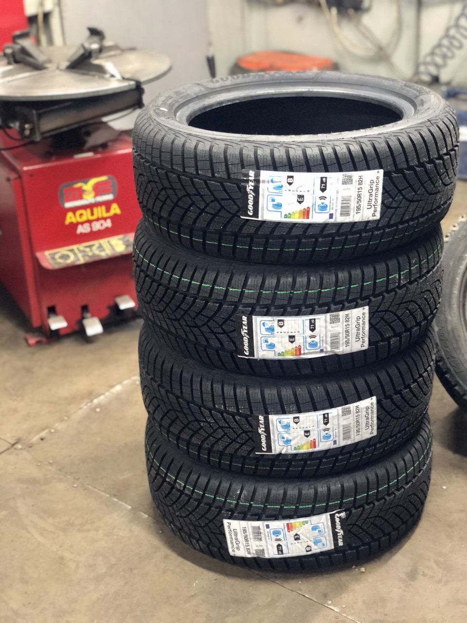 Goodyear UltraGrip Performance+ 195/50 R15 1