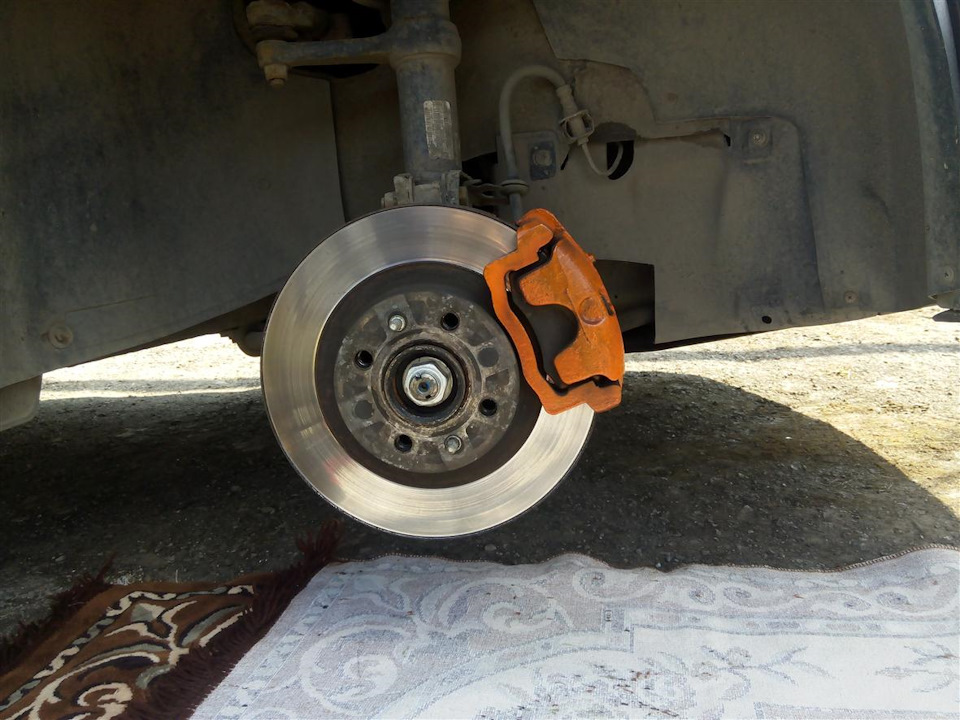 Заміна гальмівних дисків на Brembo Max та колодок Ferodo White 3