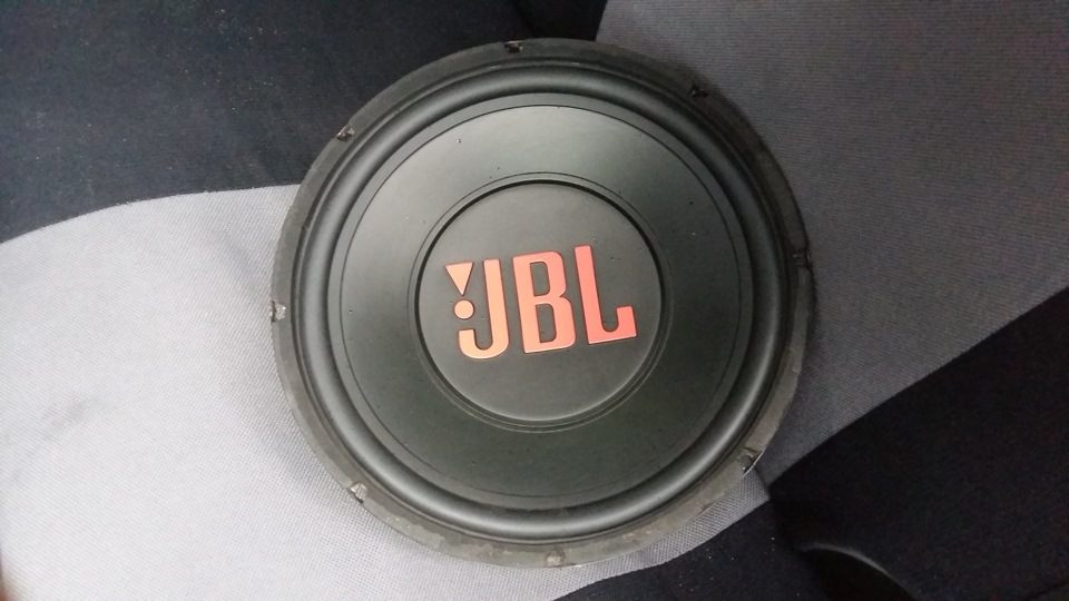 Скоро в машинці оселиться JBL) 1