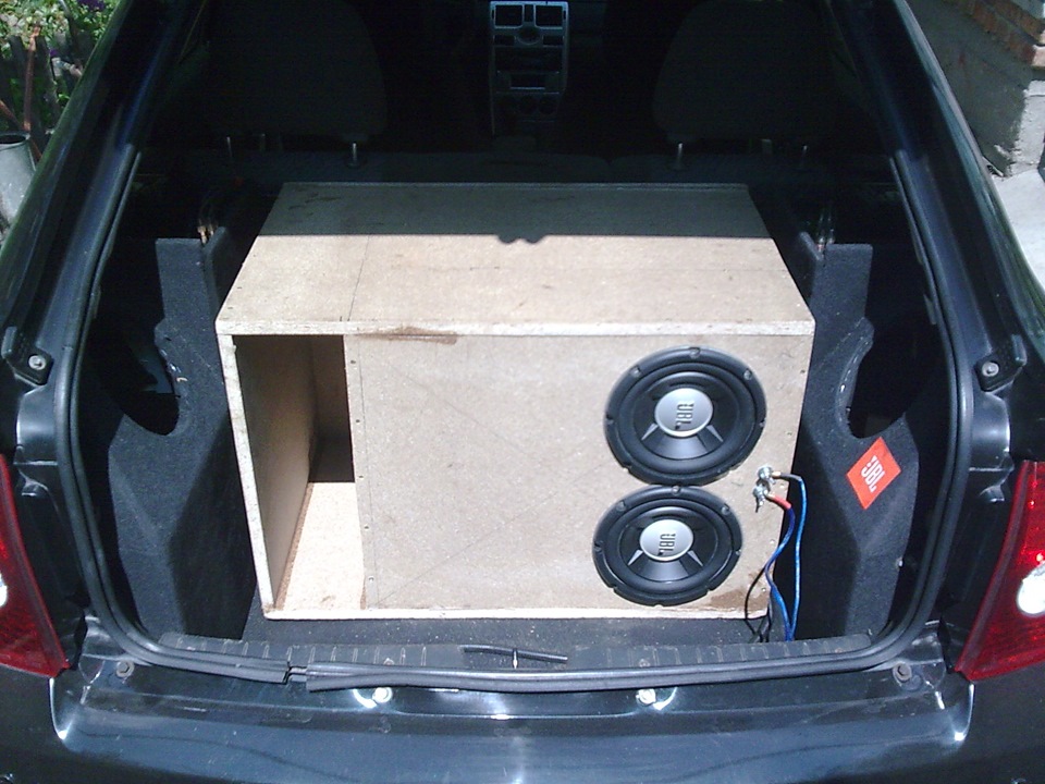 Даеш ЧВ под два JBL GTO 804 4