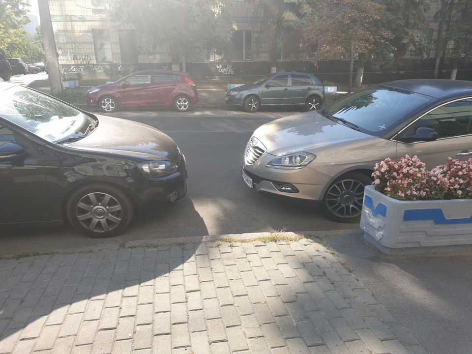 Піз ... а ксенону - ставимо норм лампи. І на розвал. 4