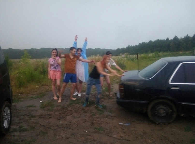 Туса дитинка-медведка. Застрягли в дощі. 3