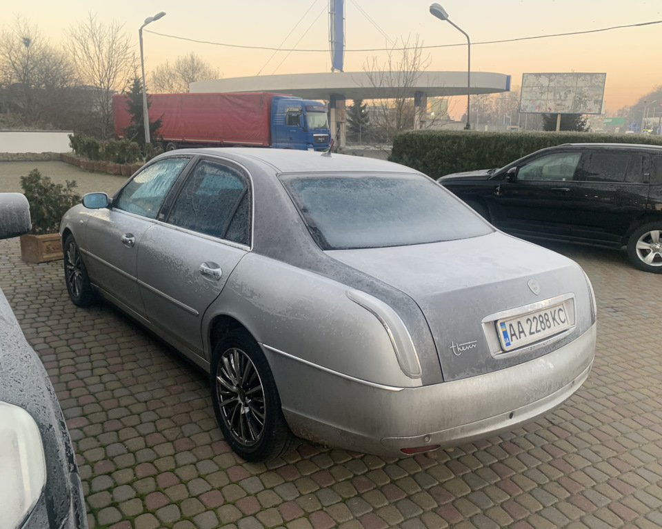 Політ розпочався 1