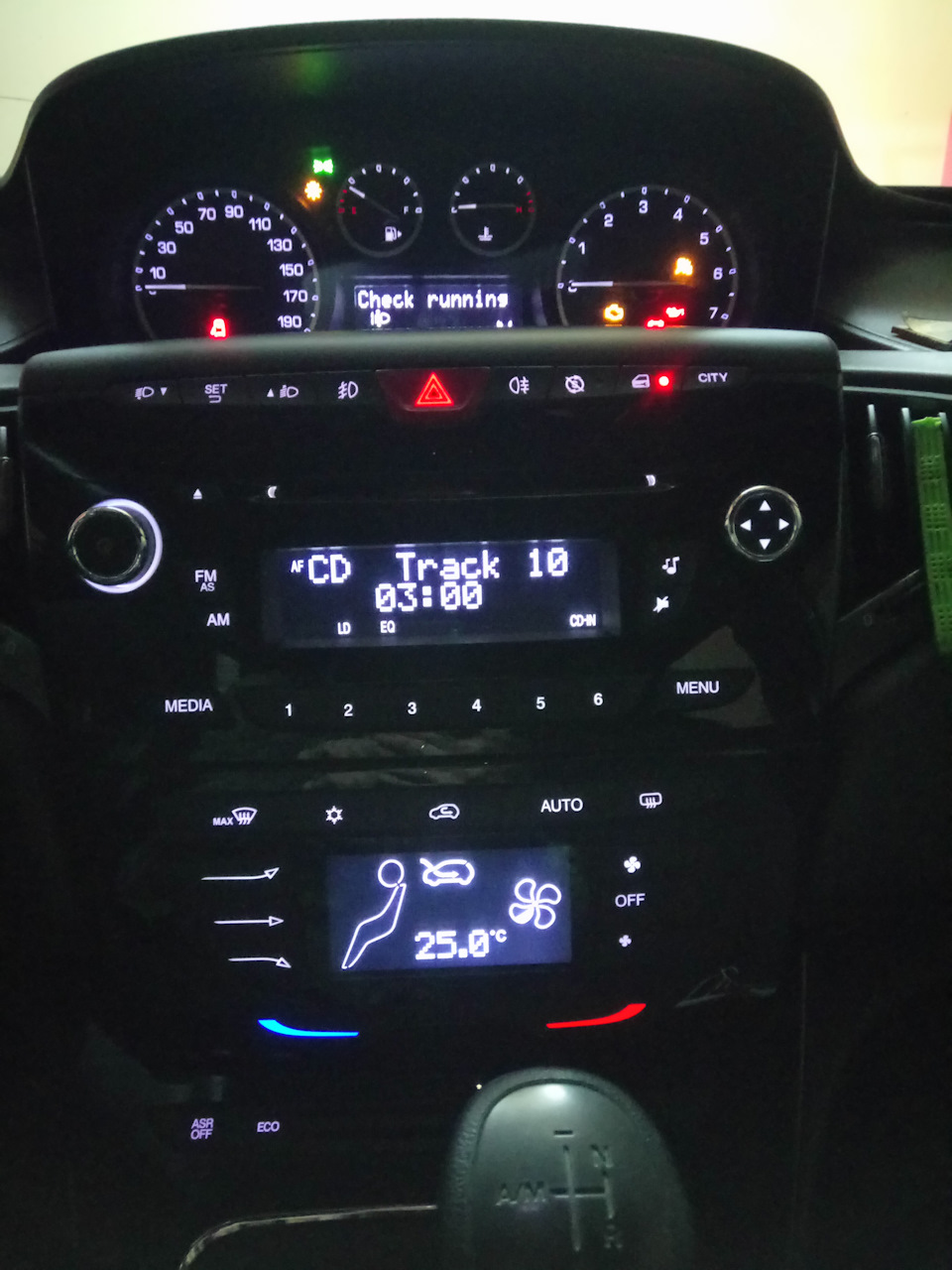 Лянціа Ypsilon в А класі найкращий дизайн! 1