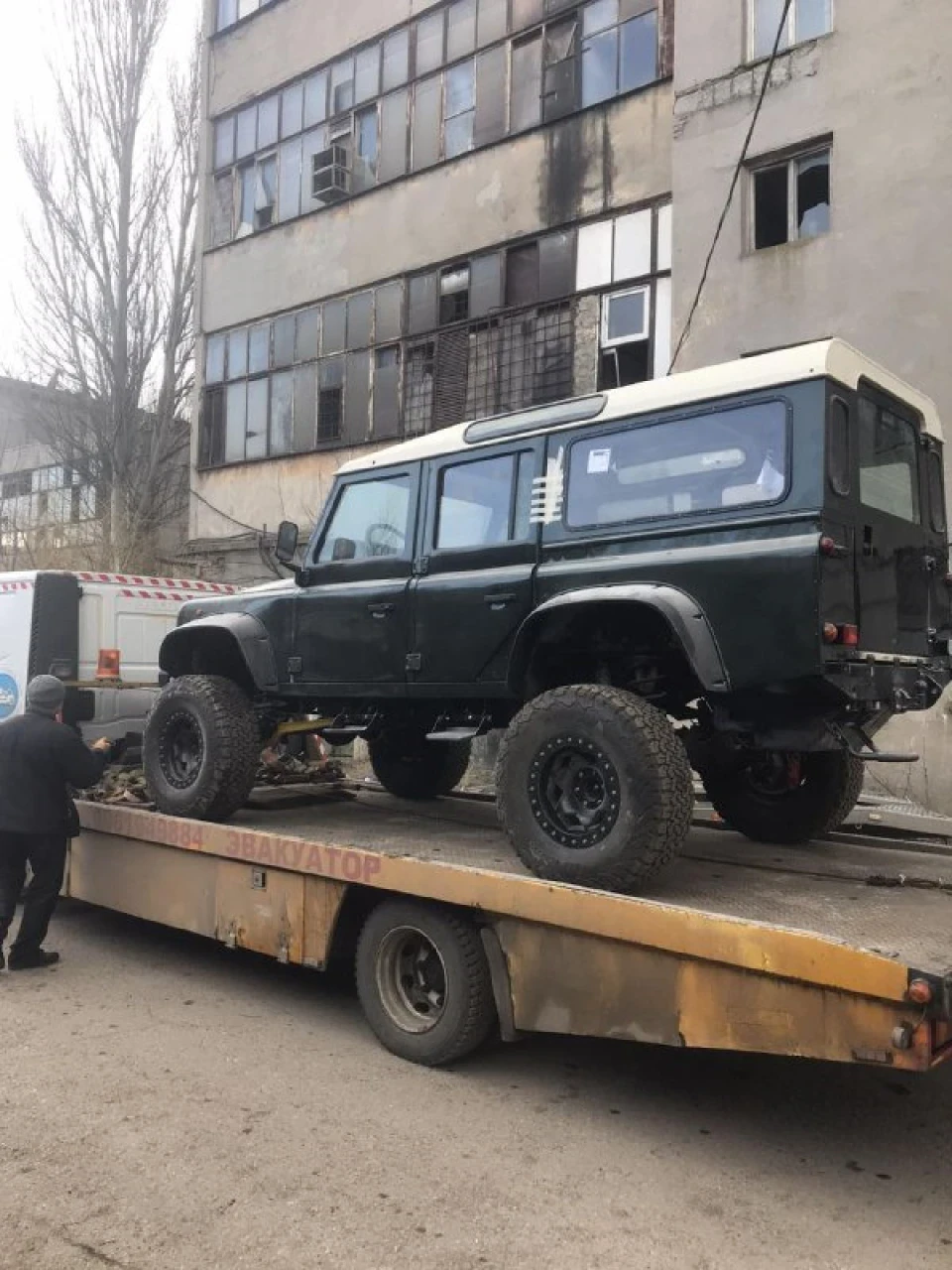 Перевіз машину.