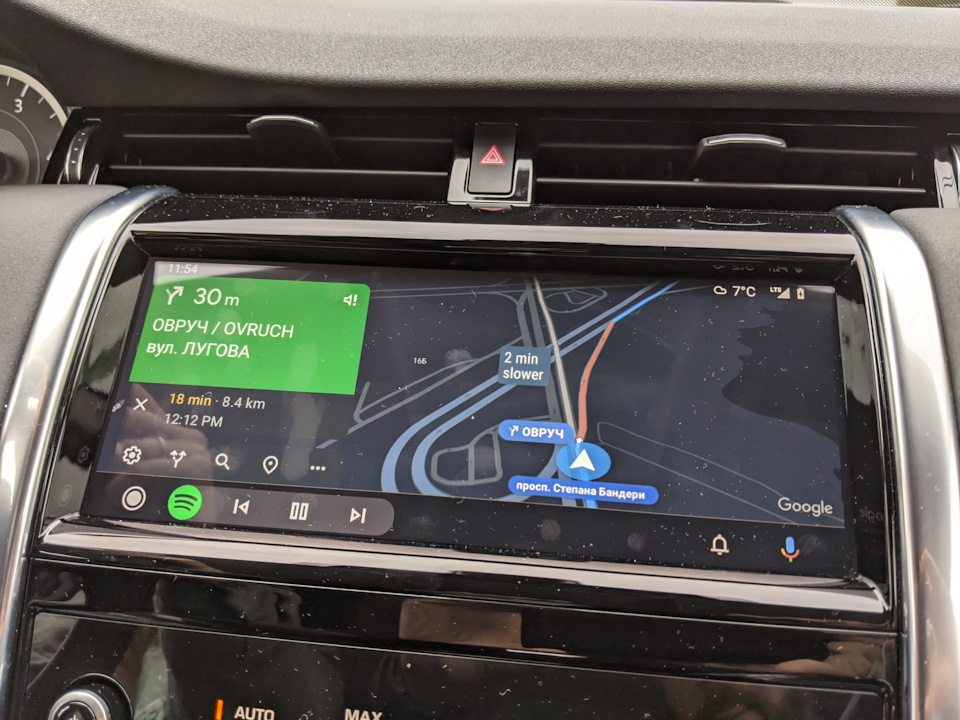 Android Auto & Apple CarPlay } 1