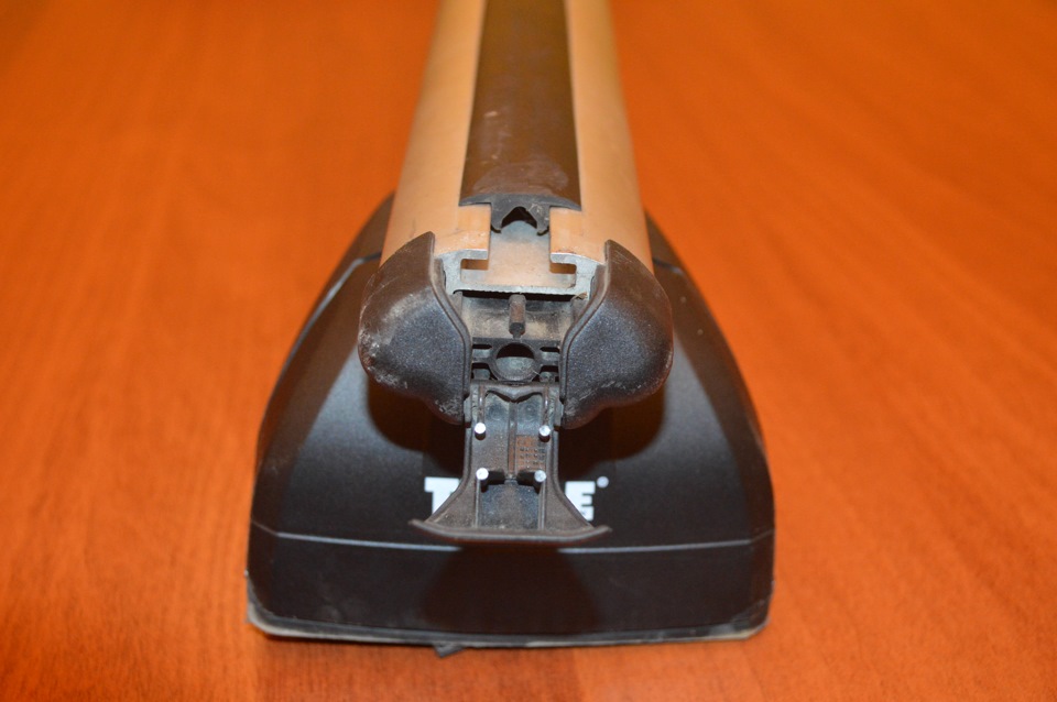 Кріплення маркізи до рейлінгів Thule Aerobar 4