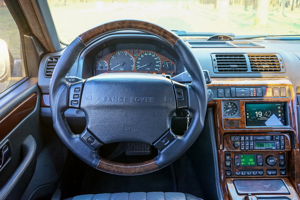 Інтер'єр Range Rover P38 Autobiography 2