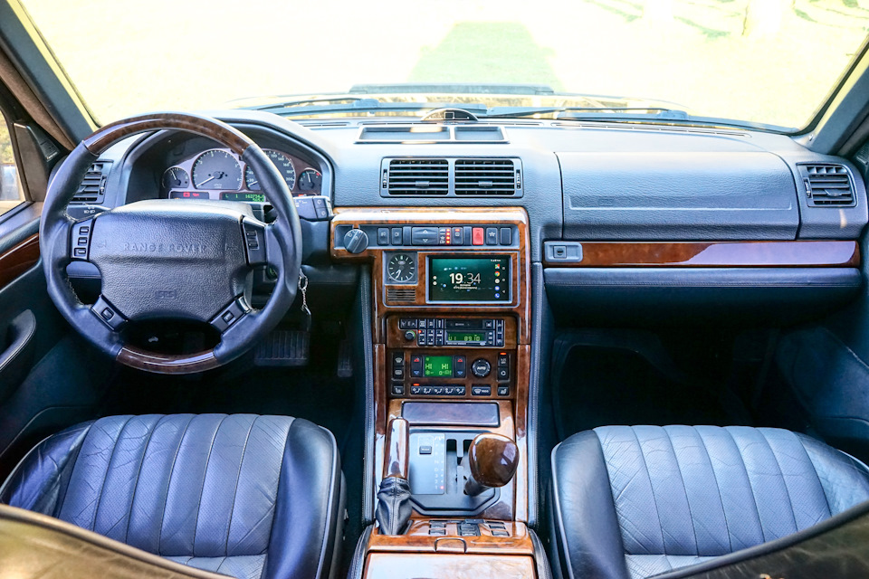 Інтер'єр Range Rover P38 Autobiography 1