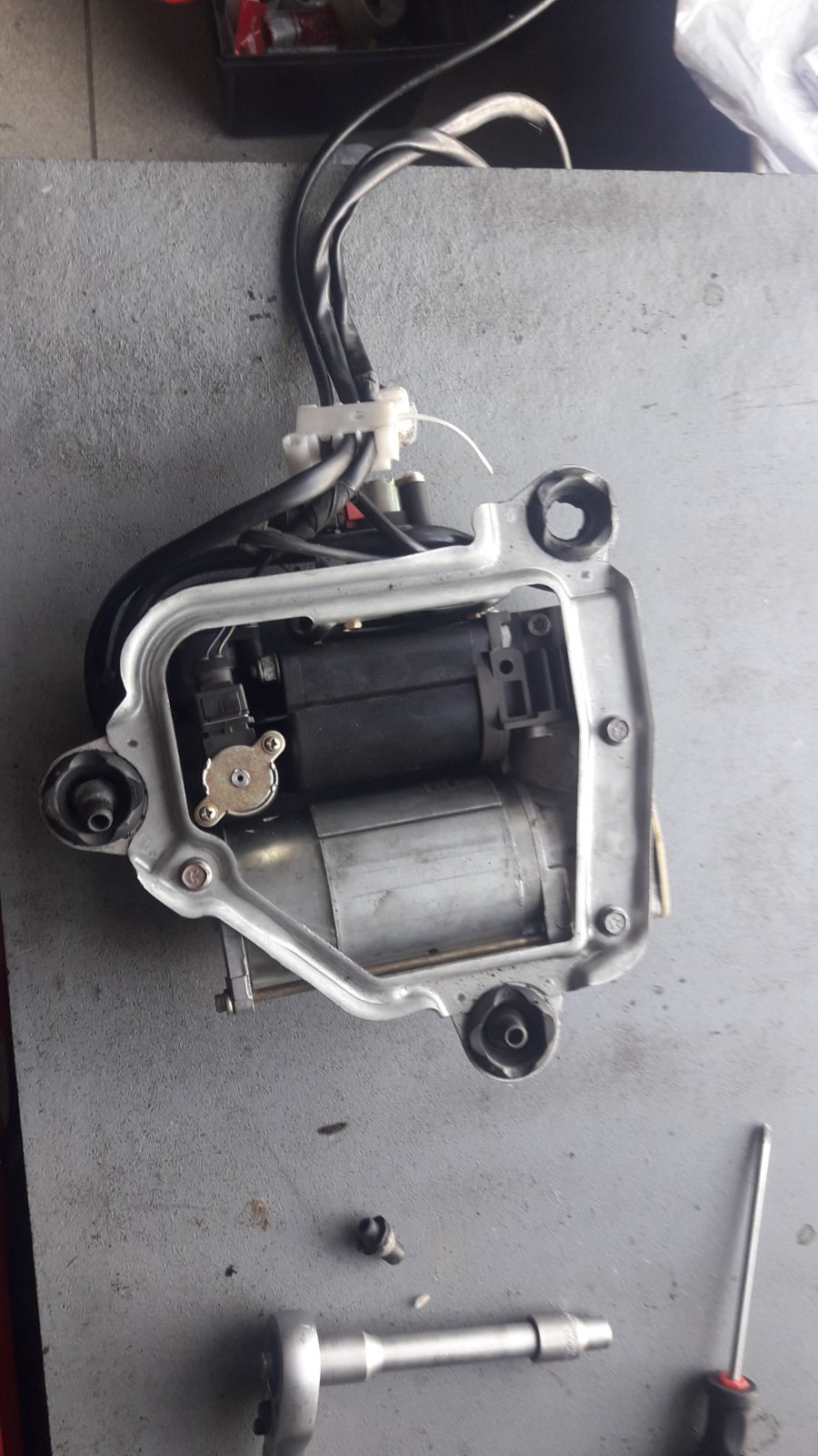 Компресор пневмосистеми 4
