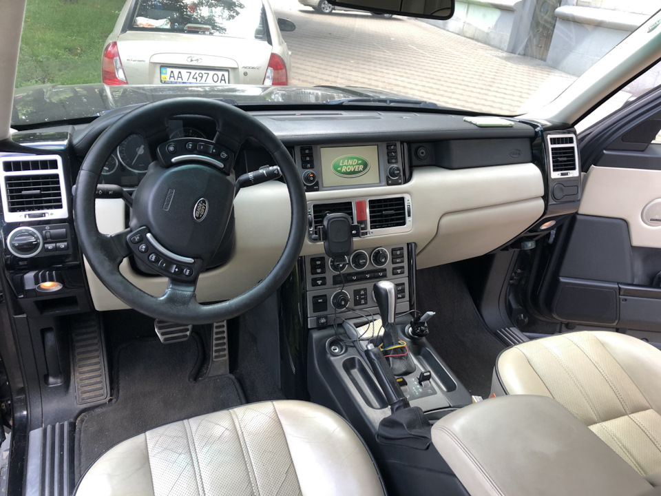 Няша ☺️ але не практично 😕 Про світле кермо Range Rover 5