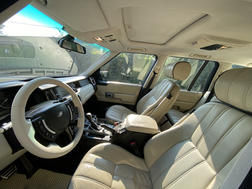 Няша ☺️ але не практично 😕 Про світле кермо Range Rover 4