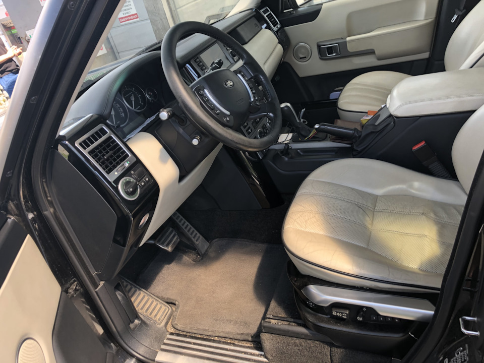 Няша ☺️ але не практично 😕 Про світле кермо Range Rover 2