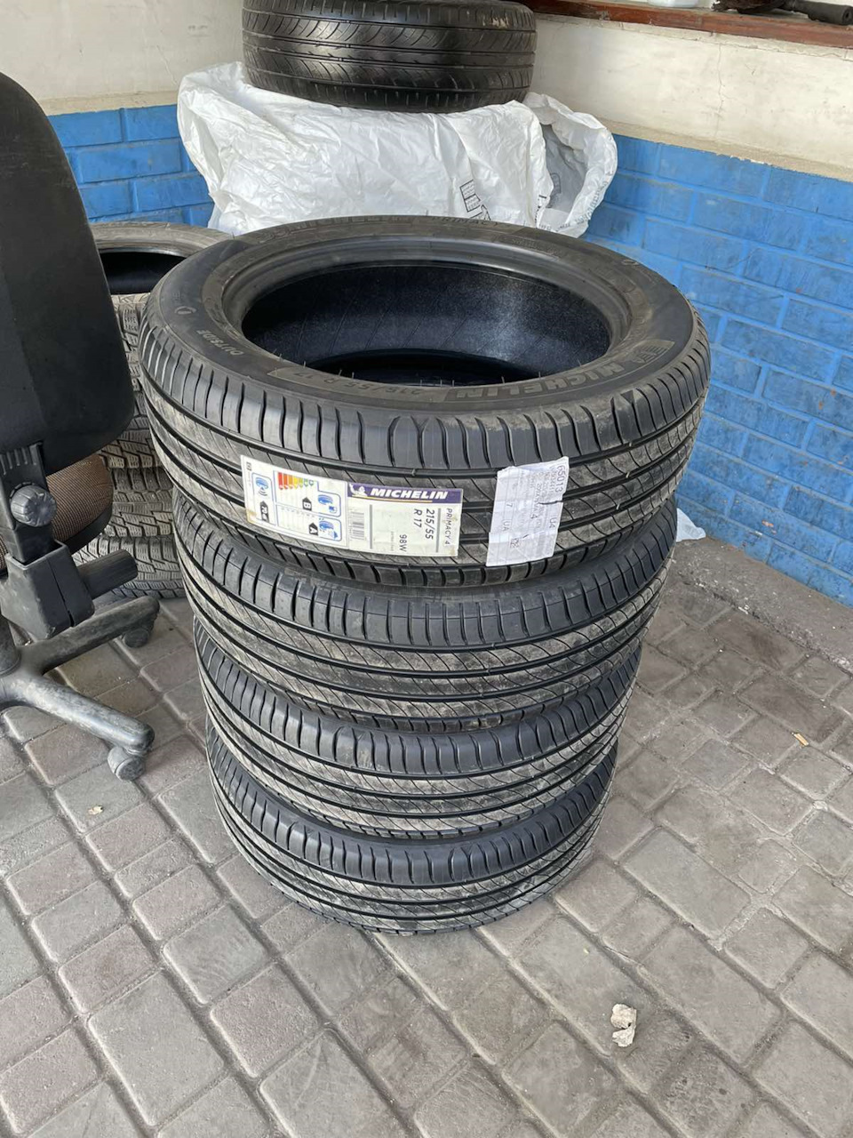 Перевзувся на літо - Michelin Primacy 4 XL 215/55/R17 1