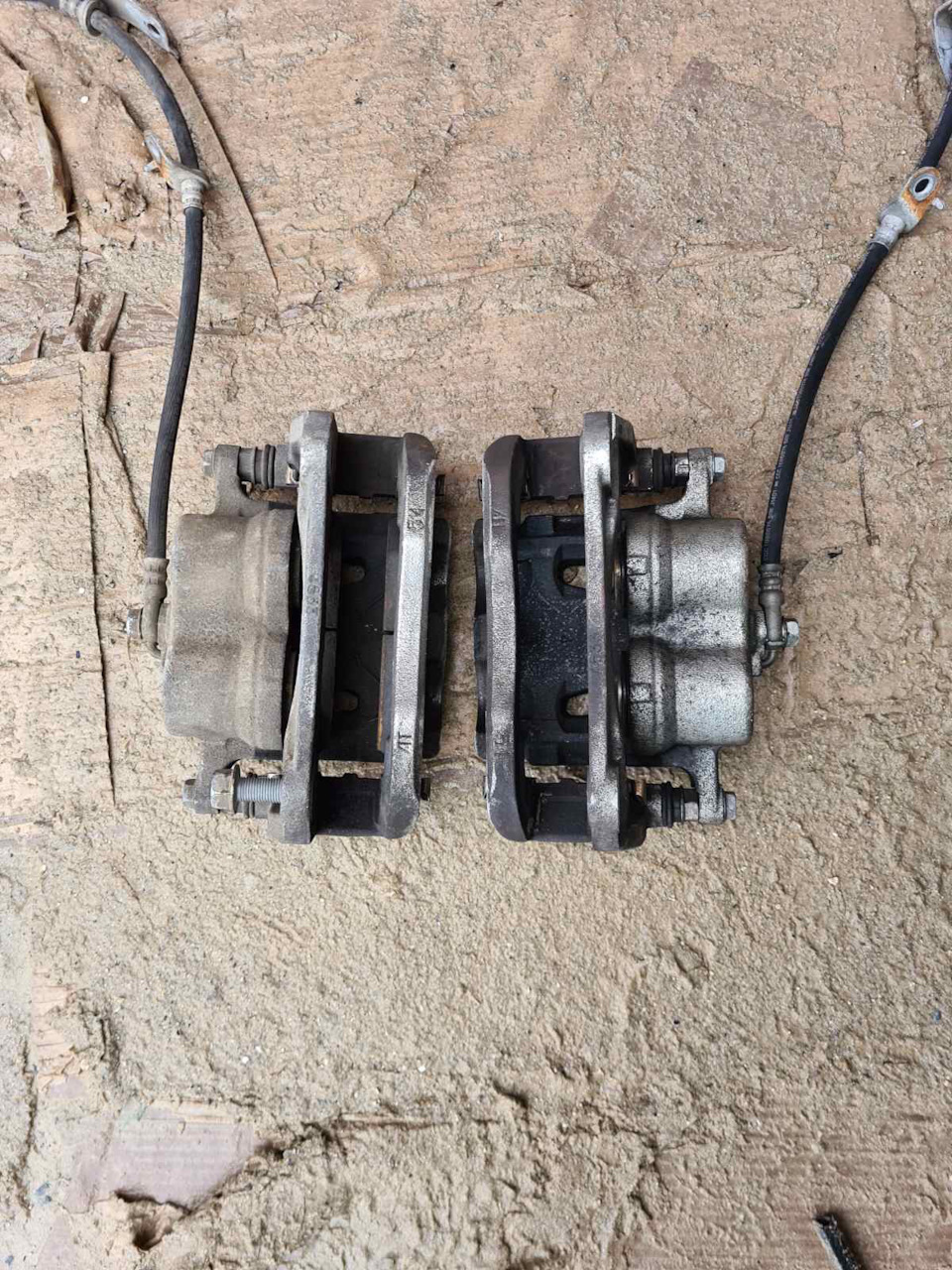 Доробка гальм. Двопоршневі супорти від RAV4 IV або RX350 IV 3