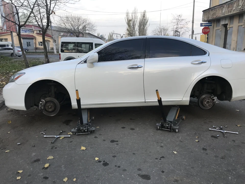 Зимова гума Goodyear UltraGrip Performance 215/55/17