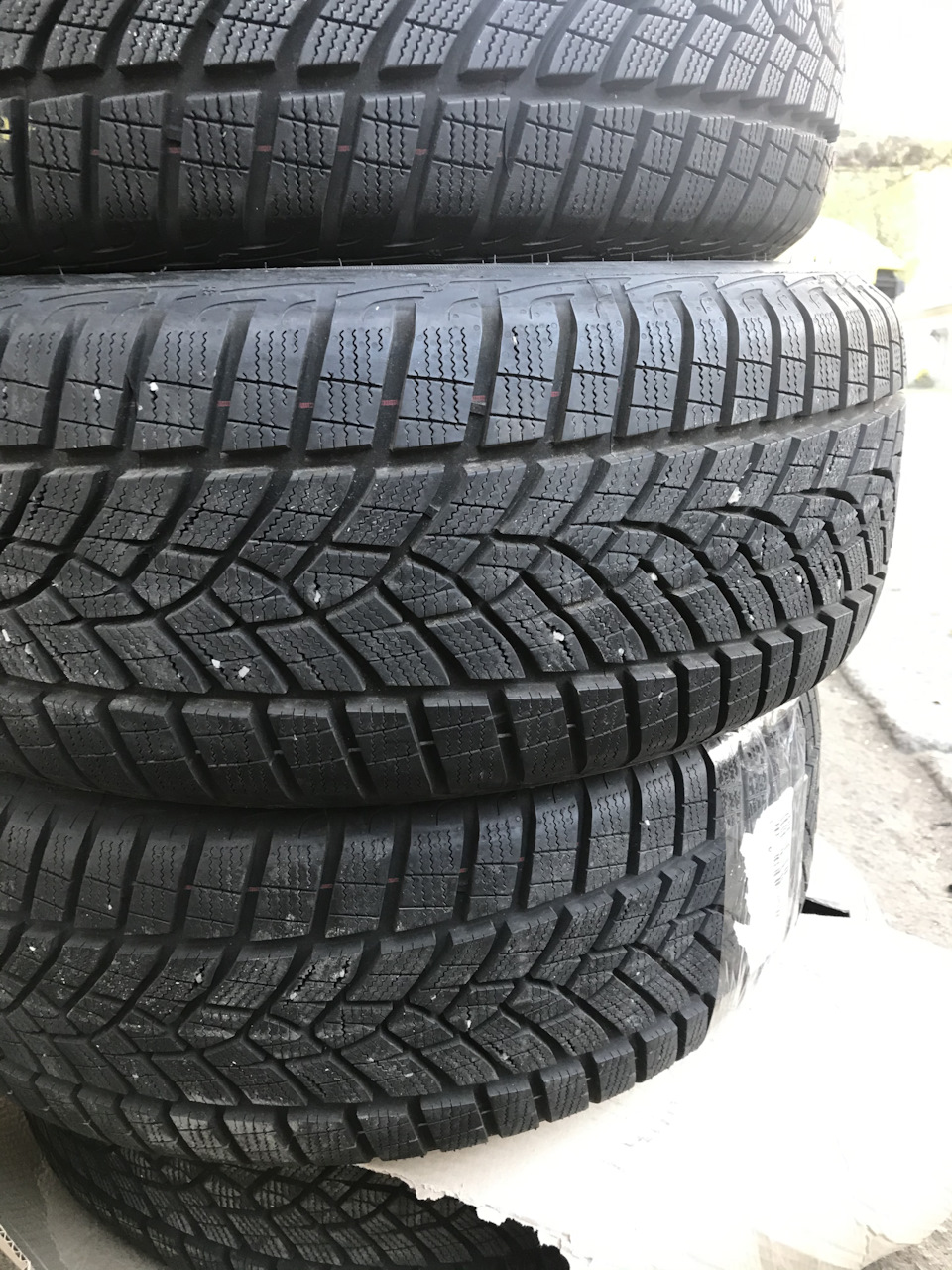 Зимова гума Goodyear UltraGrip Performance 215/55/17 2