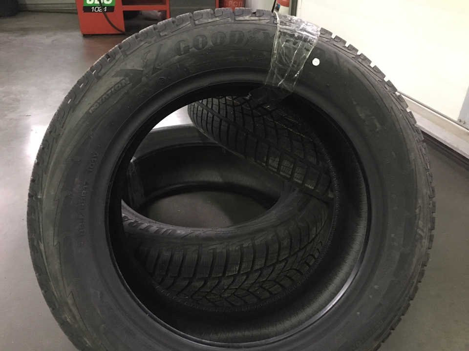 Зима шини Goodyear UltraGrip Performance Gen-1 5