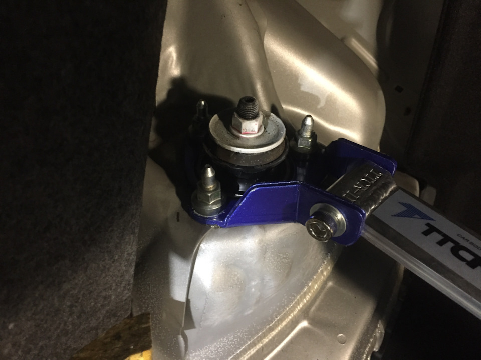 Задня розпорка склянок TTCR на Lexus GS350 4