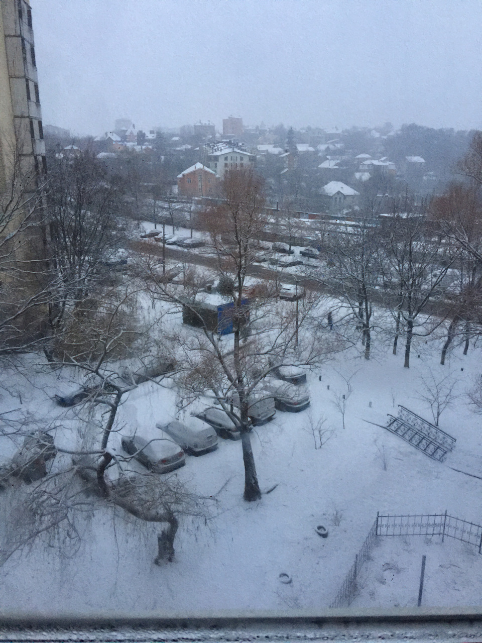 29 Березня м.Київ 6:40 ранку. Тимчасовий пост. 1