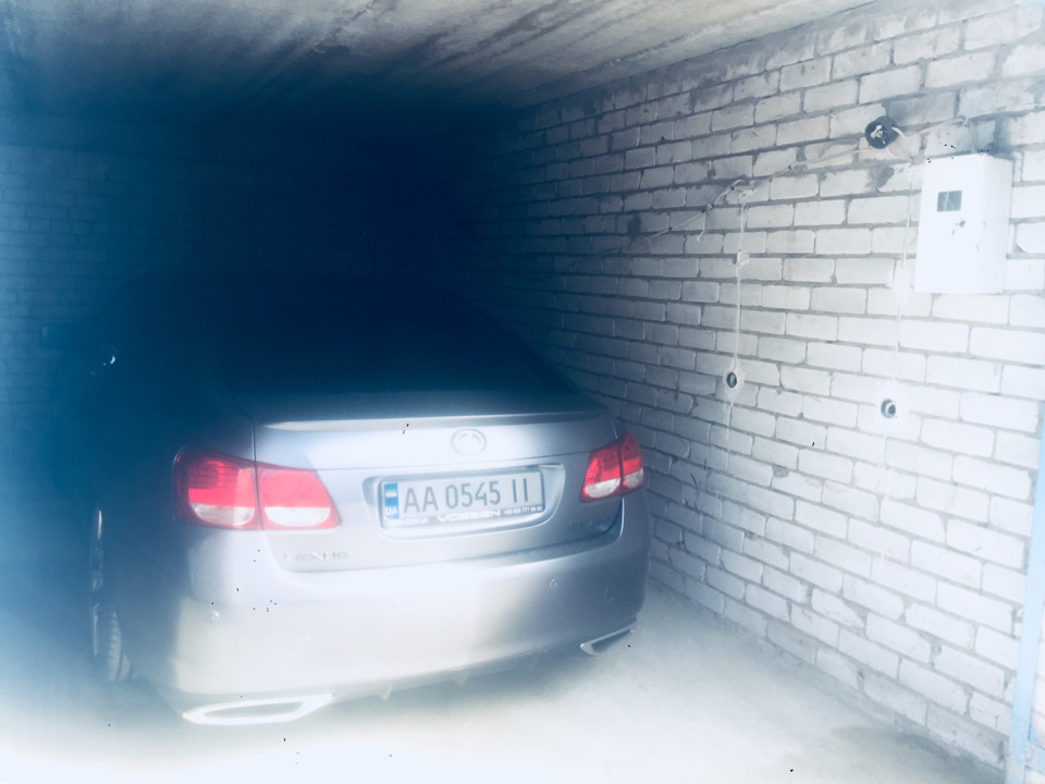 Lexus обзавівся гаражем. :) 3