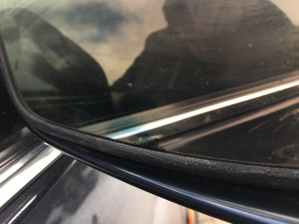 Заміна правого дзеркала заднього виду Lexus gs300/430 1